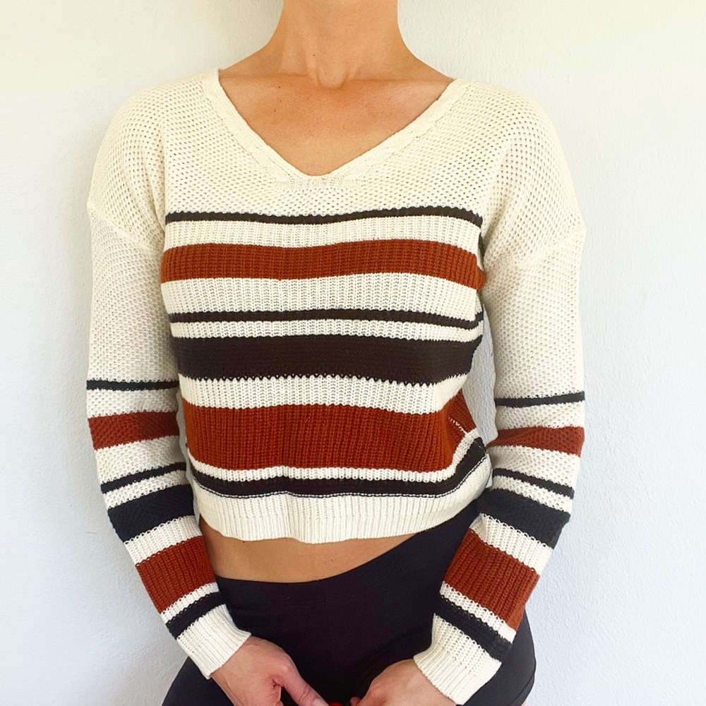 Windsor cream stripe cropped lace up back sweater size medium